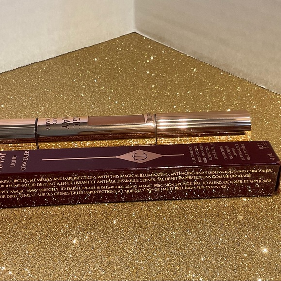 Charlotte Tilbury Magic Away Liquid Concealer in 15.5 - Picture 7 of 8